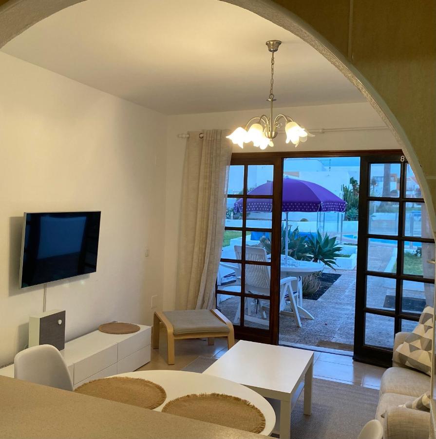 Estrella Del Mar 8. 1 Bedroom Villa With Pool And Gardens 300 Metres From The Beach Corralejo Kültér fotó